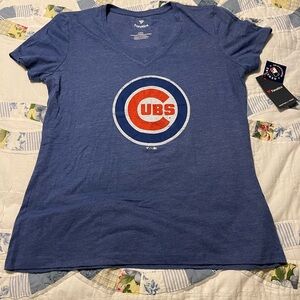 Women’s Cubs tshirt